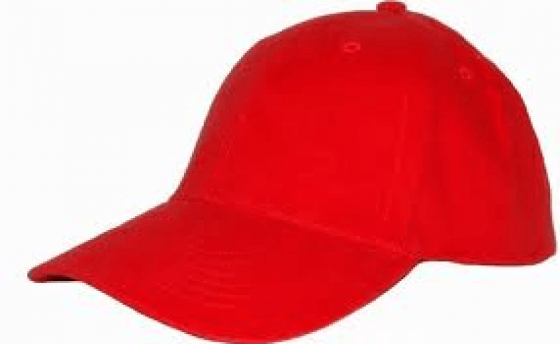 czerwona czapka z daszkiem